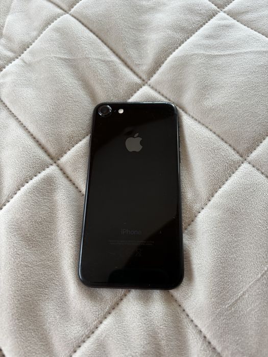 Продам  айфон  7 в идеале