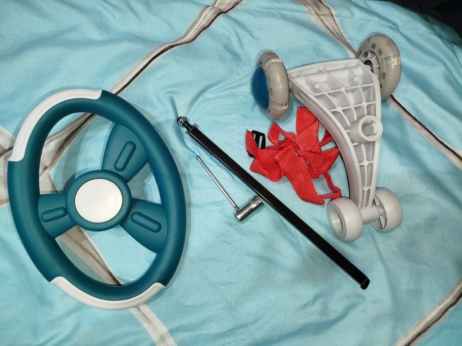 Машинка каталка детская