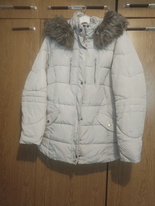 Зелено и бежово зимно яке