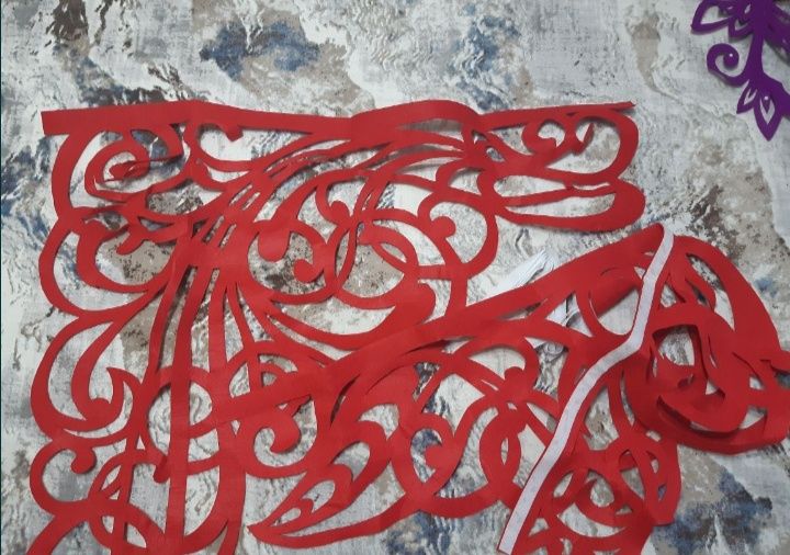 Ламбрекен красный и фиолетовый,цена за каждый 2500тенге