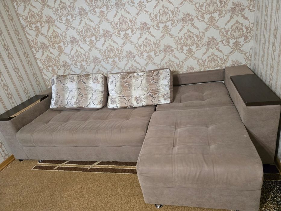 Продам б/у диван