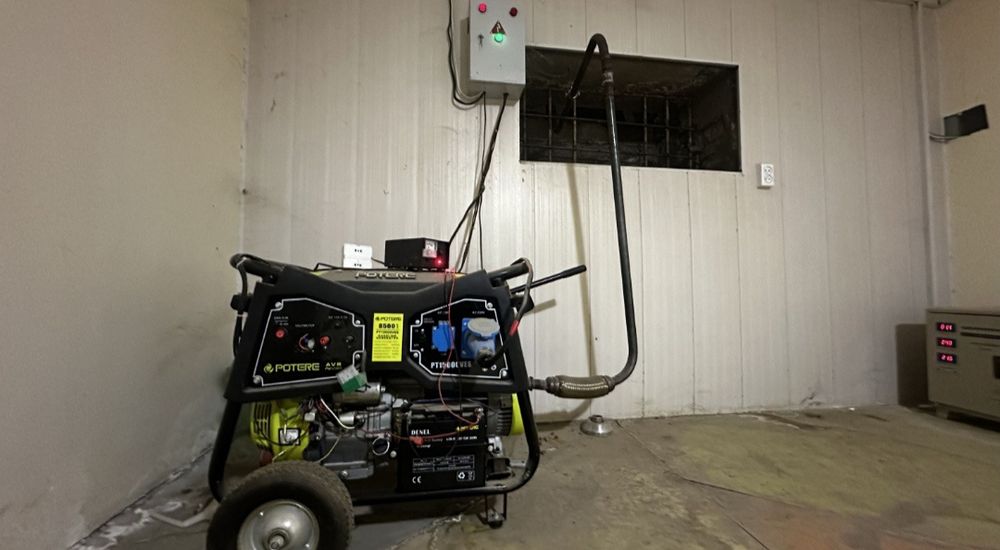 Бензиновый генератор движок