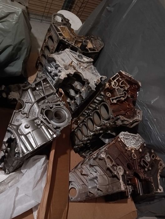 V-образни блокове за маси