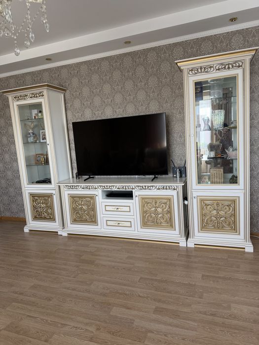 Продам горку для гостиной