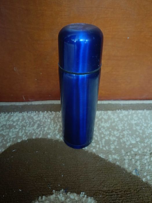 Чайник-Термос 2литра новый и термос  0.250 литра б.у