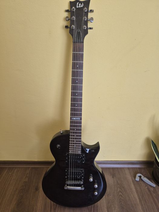 Електрическа китара ESP LTD EC100QM