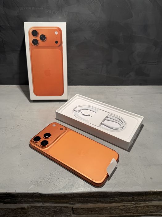 ЧИСТО НОВ Iphone 17 Pro Max 2TB Orange