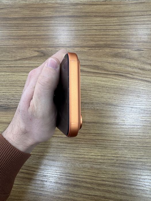 iPhone 17 pro max 100% orange sim-e-sim