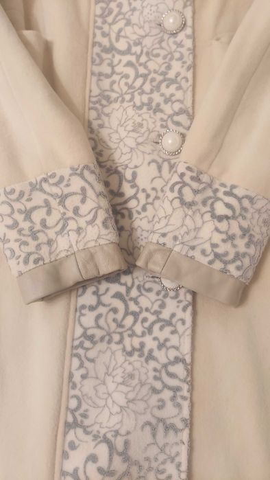 Уникално дамско палто (кашмир и вълна) с кожен кант, размер S-M