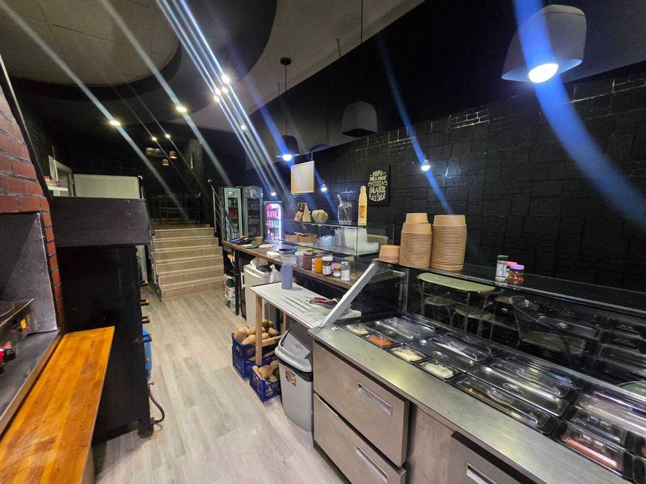 Обект за печени пълнени картофи / продава се бизнеса