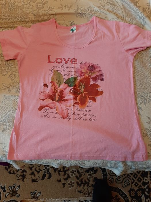 Продаётся Новая футболка