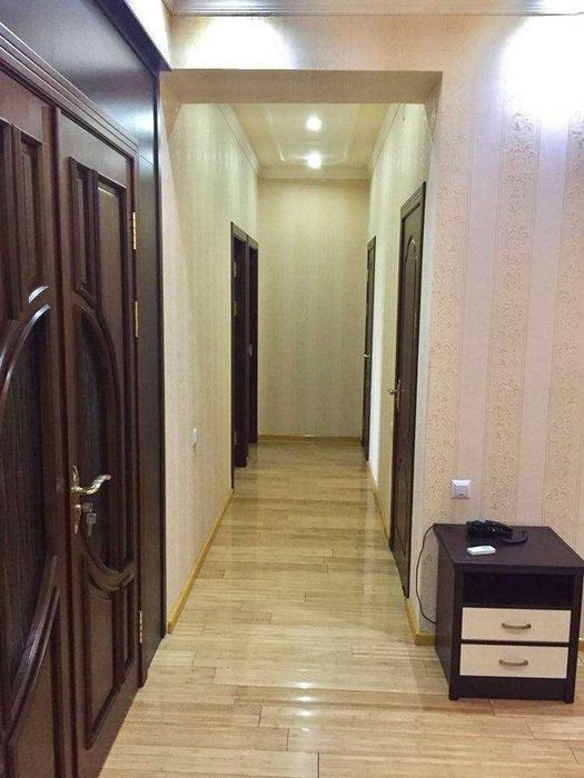 Сдается в аренду 2 комнатная квартира 80 м.кв в Новостройке ул.Айбек