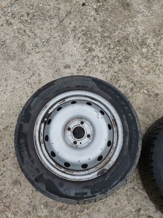 Vând jante cu cauciucuri pentru Logan și alte mașini!