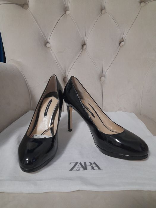 Pantofi stiletto Zara lăcuiți cu toc subțire mărimea 35