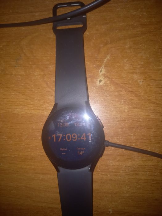 Смарт часы Samsung Watch 4