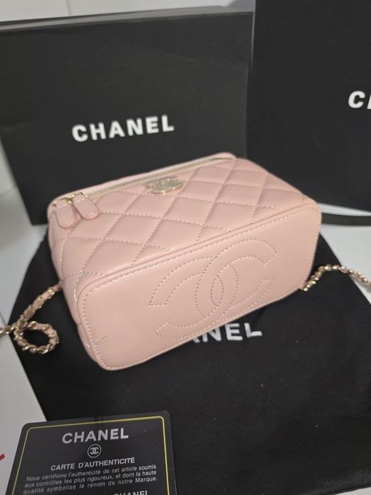 Налична чанта Chanel Vanity Case Pink
