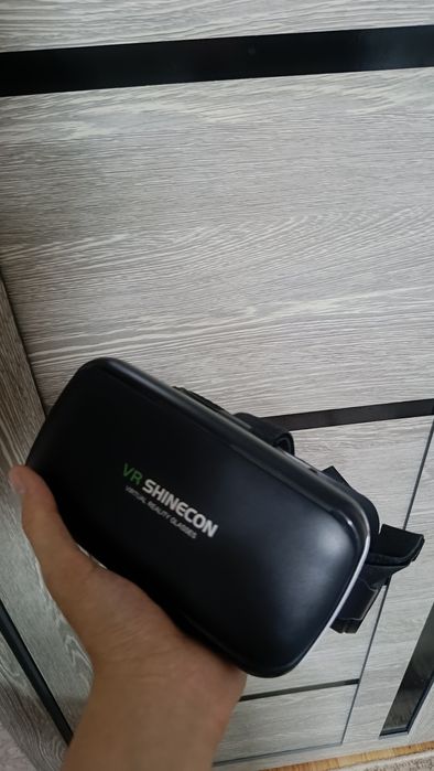 Продаю Виар очки срочно как новые