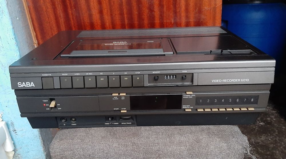 Vând videorecorder de colecție saba în stare bună