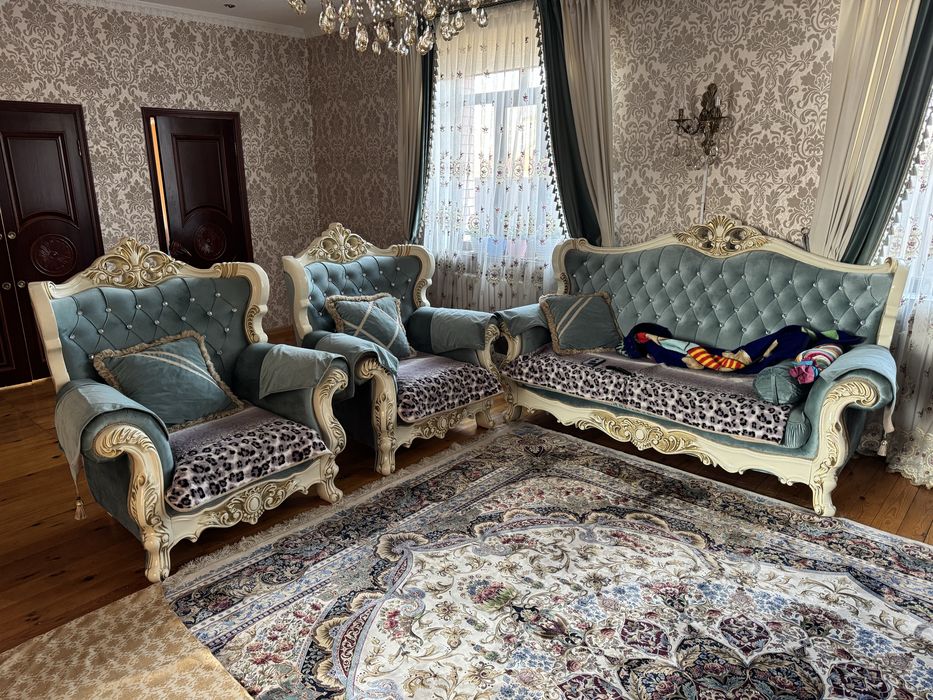 Диван, два кресла