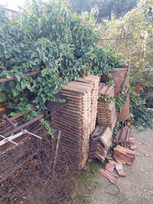 Тухли, цигли и капаци