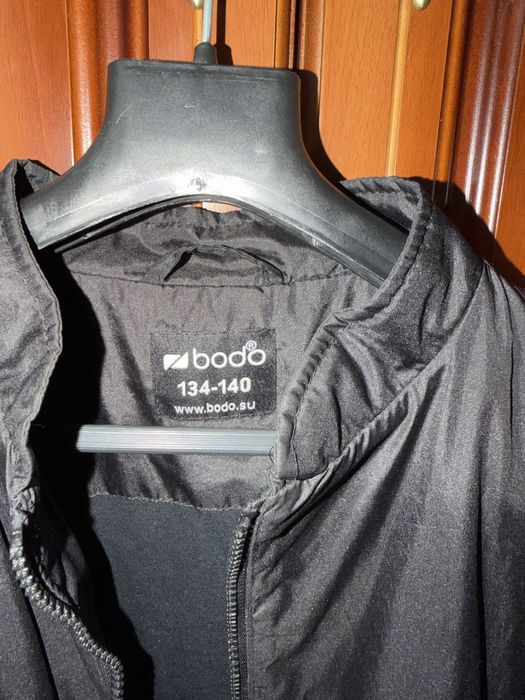 Продам ветровку для мальчиков бренда Bodo