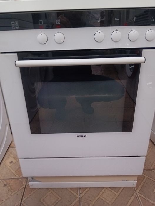 Свободно стояща печка с керамичен плот Сименс Siemens 2години гаранция
