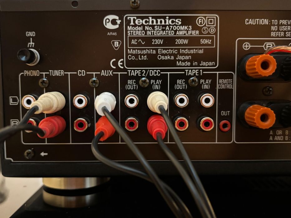 Linie Technics : Deck RS- AZ 7 ,  Amplifier A700MK3 +telecomanda , Tuner ST-GT 550 Pick up  SL-BD3