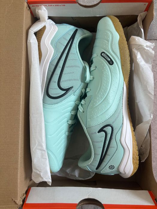 Nike маратонки футбол 43