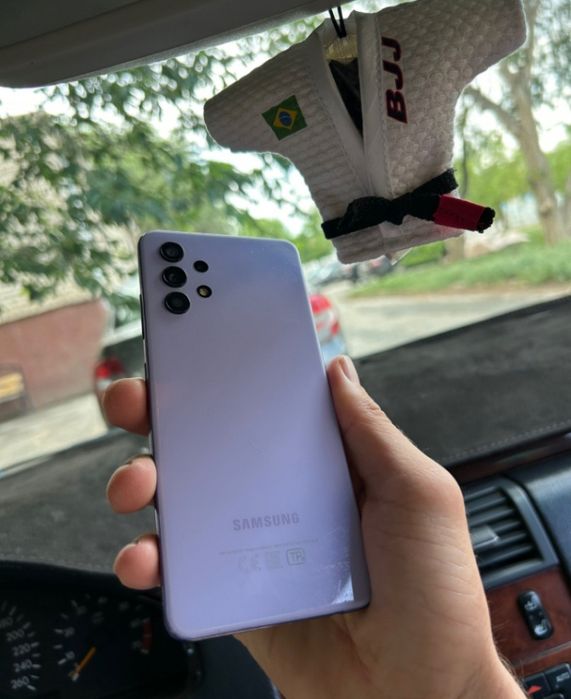 Samsung galaxy A32.