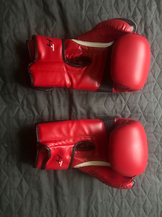 Боксови ръкавици