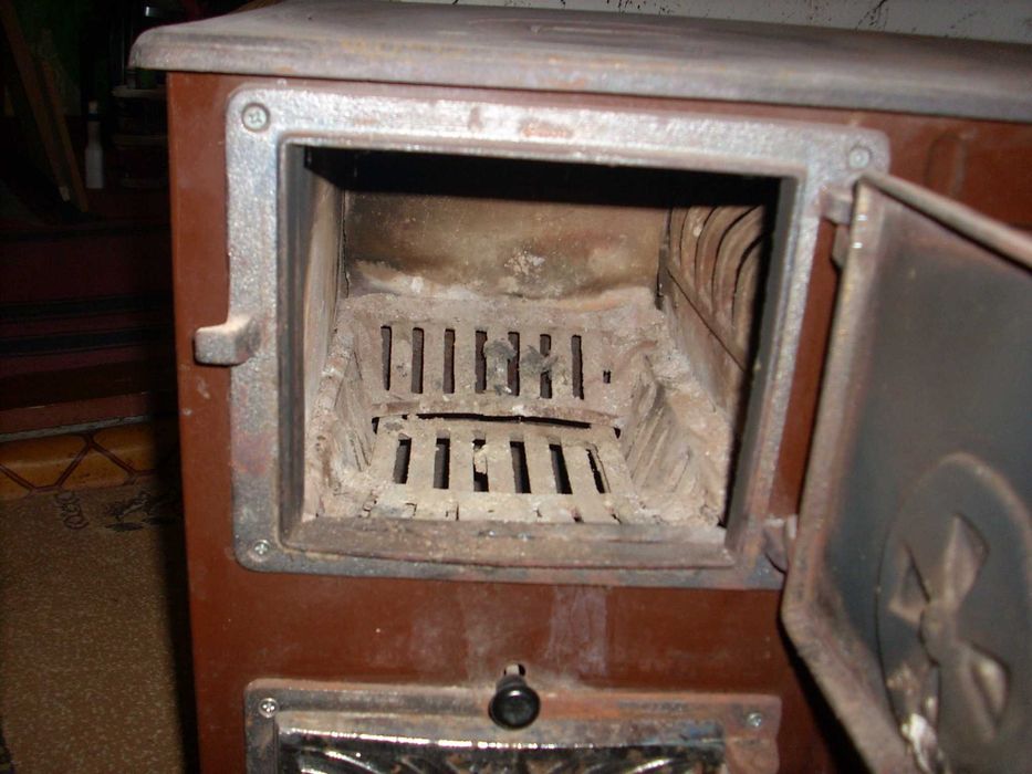 продавам два броя камини на твърдо гориво-прити