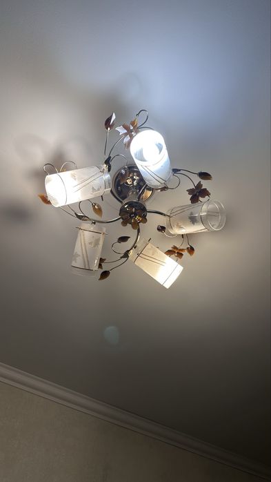 Люстра пятиламповая