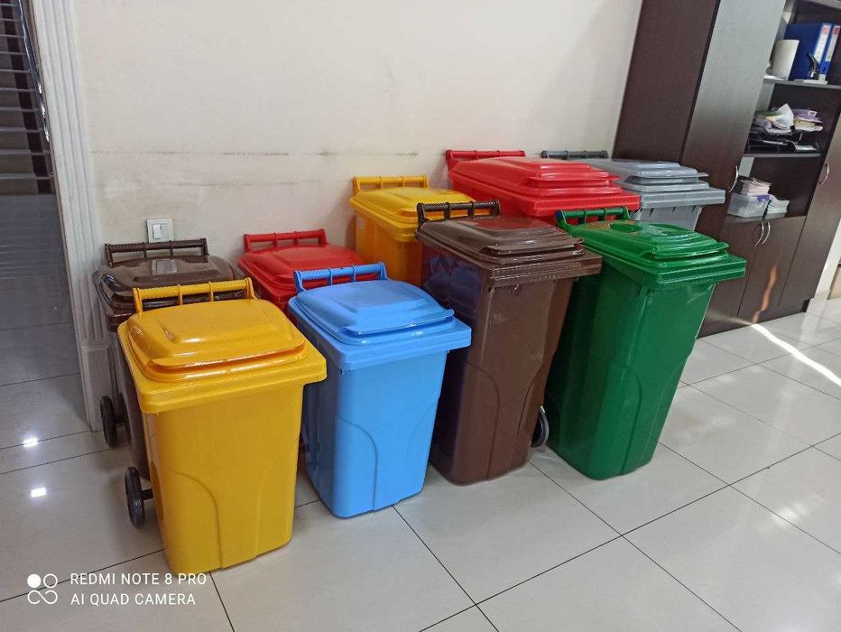 Мусорные баки урны контейнеры на колесах с крышкой по доступным ценам