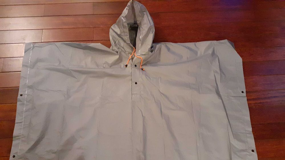 дъждобран сив качествен в чантичка