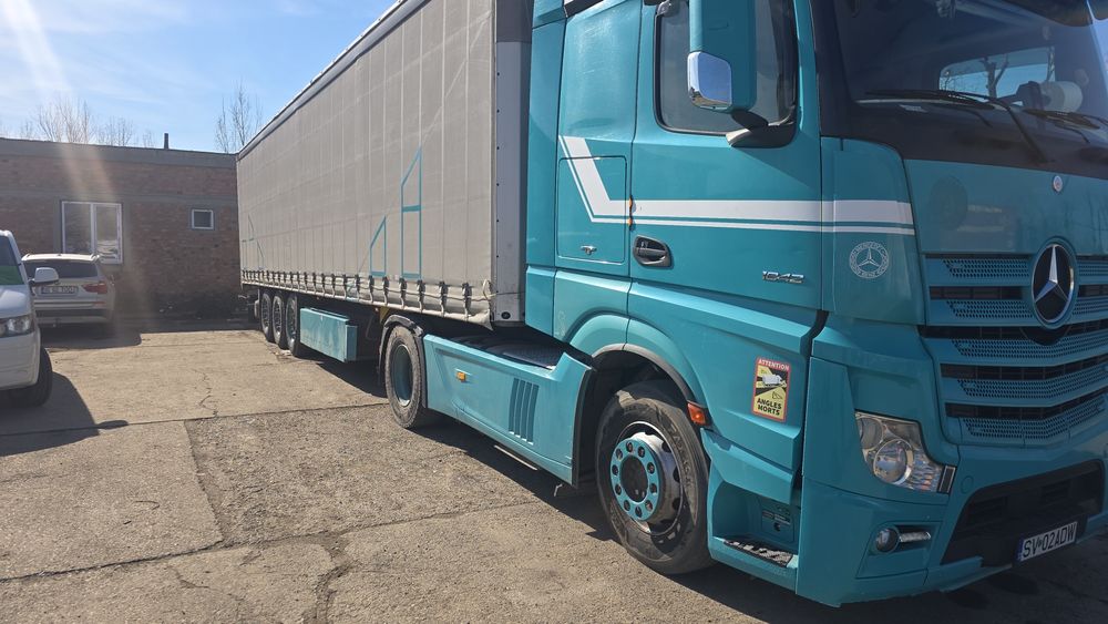 Vand ansamblu Actros / Scania cu semiremorci