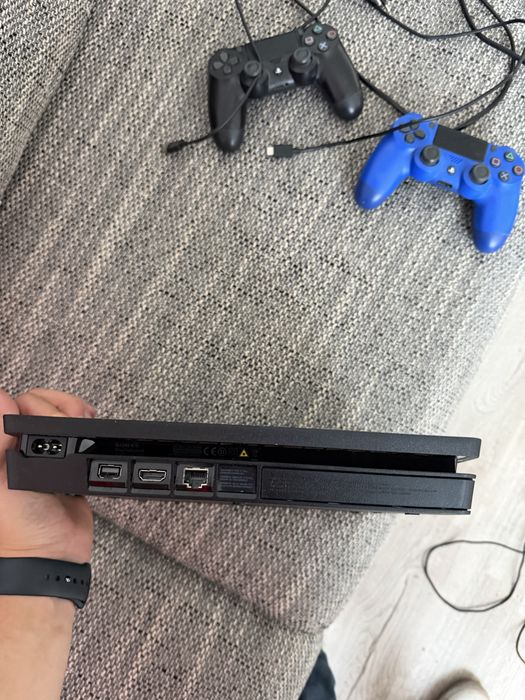 Playstation 4 slim - FARA SCHIMBURI