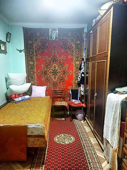 Срочно продается просторный дом с 6   комнатами в хорошем районе!!!