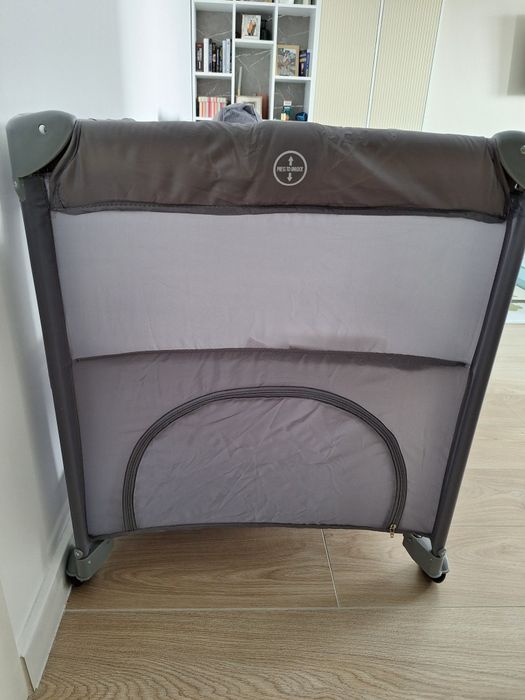 Patut Turistic Pliabil idealSTORE, Constructie Metalica Solida, 2 Fete de Plasa, 2 Etaje, Protectie dubla impotriva plierii, Include Geanta de transpo