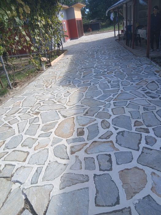 Lucrări Pavaje piatra naturala decorativa