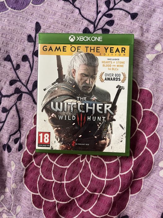 Vând The Witcher 3: Wild Hunt – Game of the Year Edition pentru Xbox One.