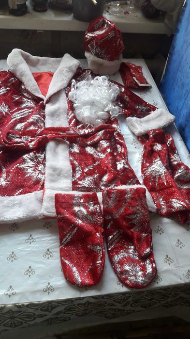 Новогодние костюмы.