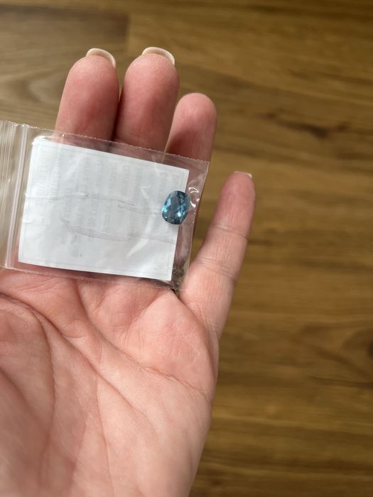 Topaz natural albastru