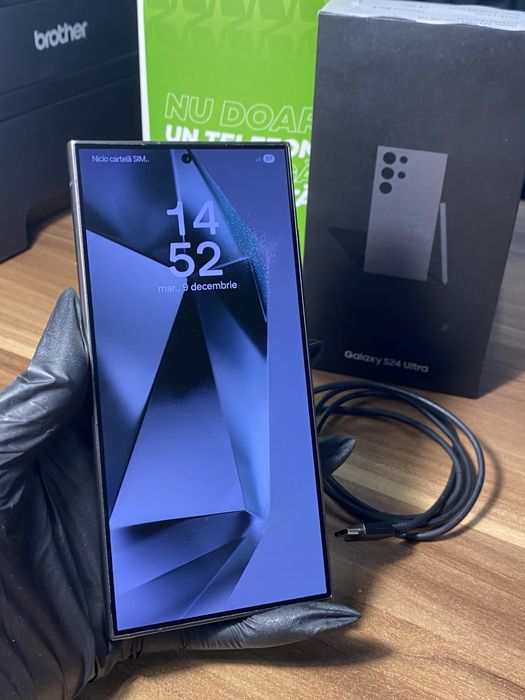 Samsung Galaxy s24 ultra • 256 GB • Titanium Black