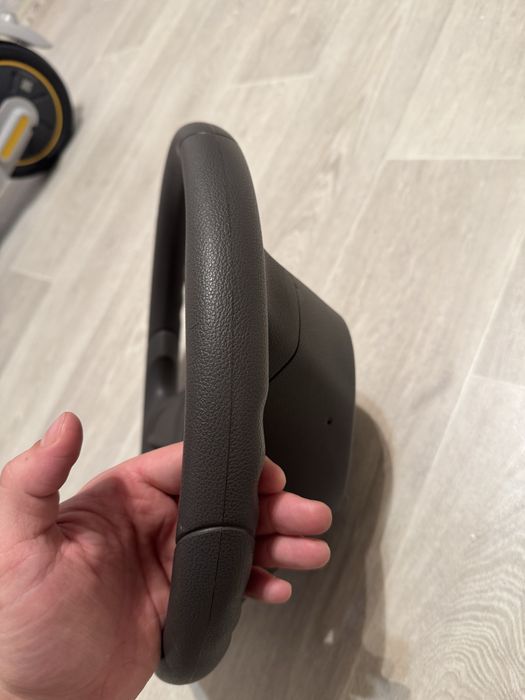 Продам руль на кобальт