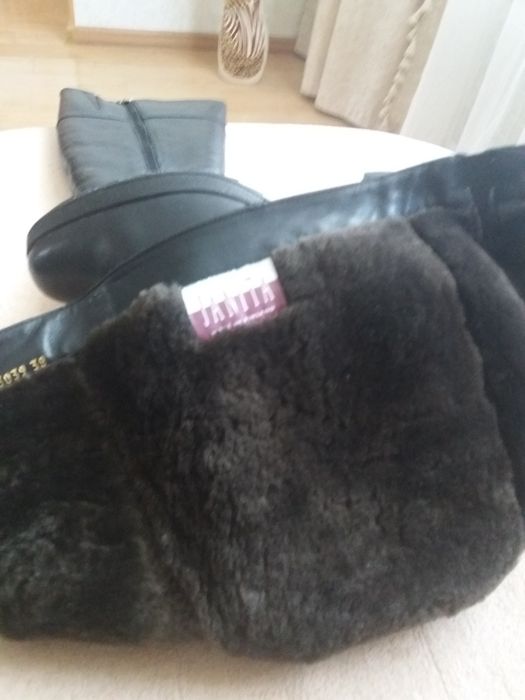 Продаю сапоги женские