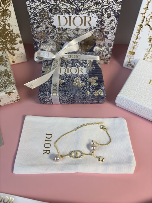 Дамска Гривна Dior Златна с Камъче