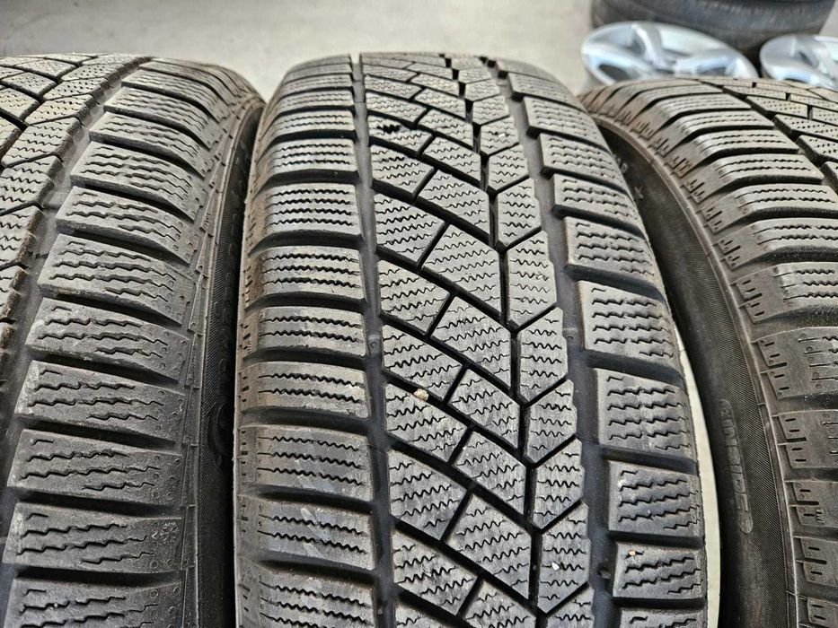 4 Anvelope IARNA 205.55.17 'Continental' ; stare foarte buna