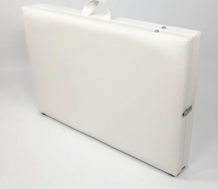 Продам кушетка в отличном состоянии