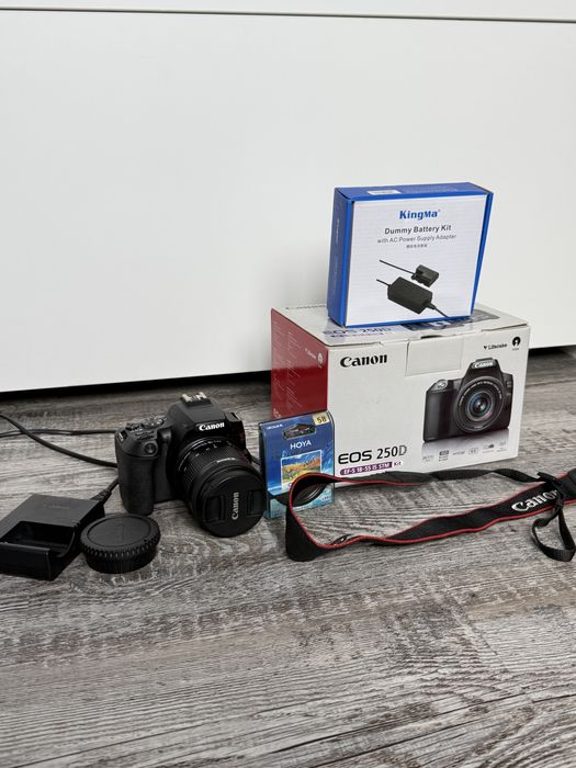 Фотоаппарат Canon 250D