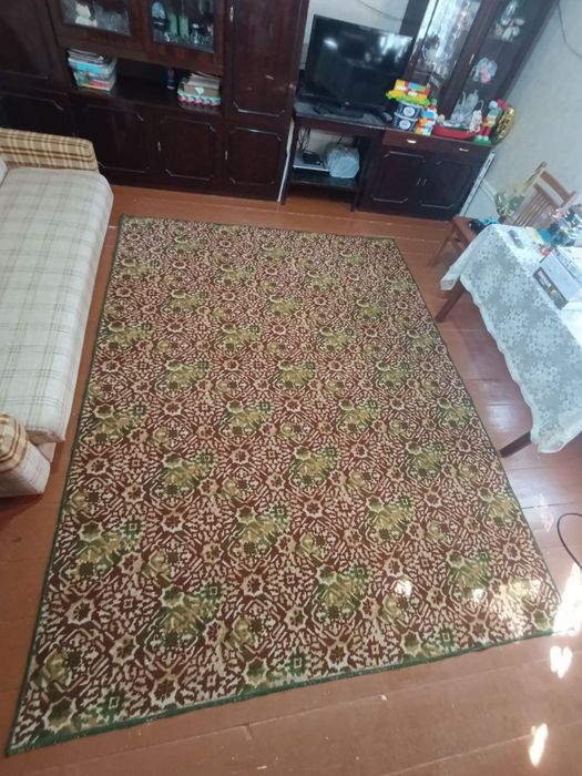 Продаётся палас в хорошем состоянии